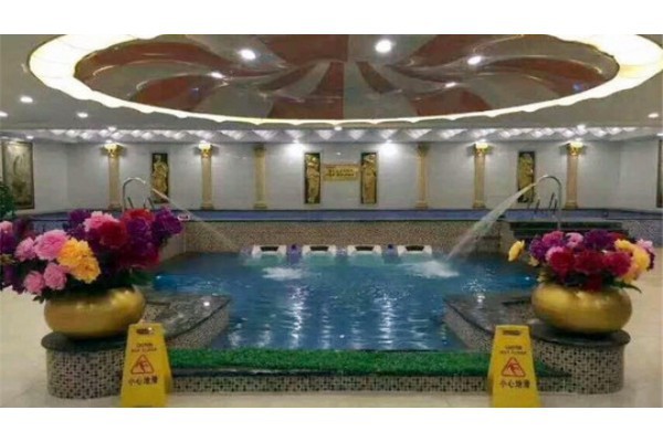 重庆李耍耍老火锅：辣得地道，暖得人心！